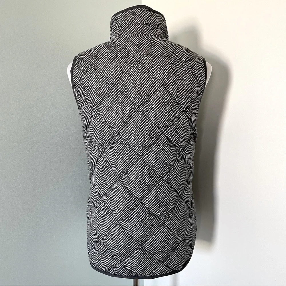 J. Crew Excursion Quilted Herringbone Down Vest Zip Up Gray & White Size S